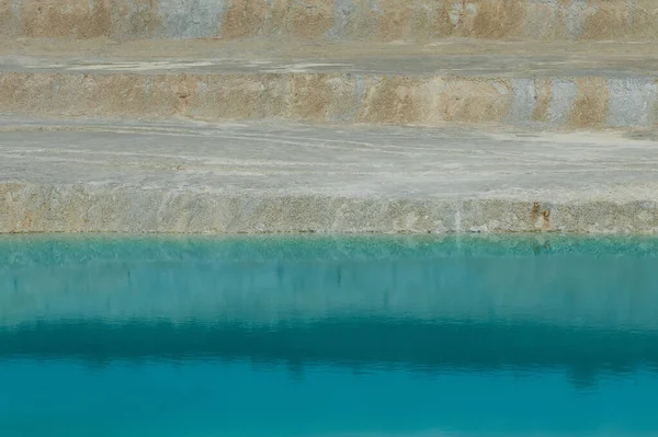 Türkisfarbenes Wasser Und Weißes Ufer Kaolin Steinbruch — Stockfoto