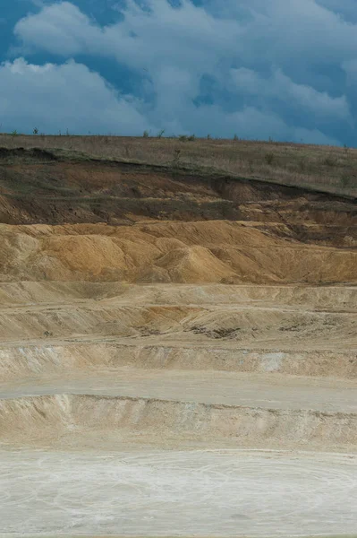 Banyak Tambang Tingkat Dari Tanah Liat Kaolin — Stok Foto