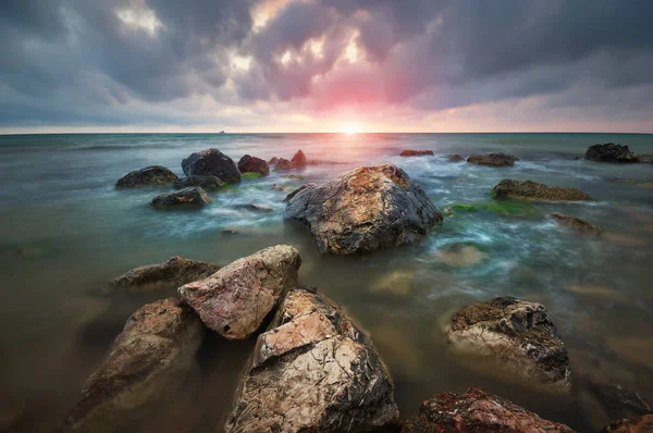 Vacker havsutsikt. Naturens sammansättning. — Stockfoto