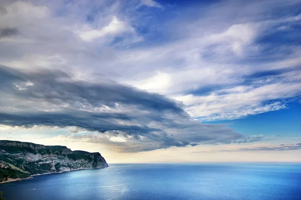Güzel deniz manzarası. Doğa bileşimi.