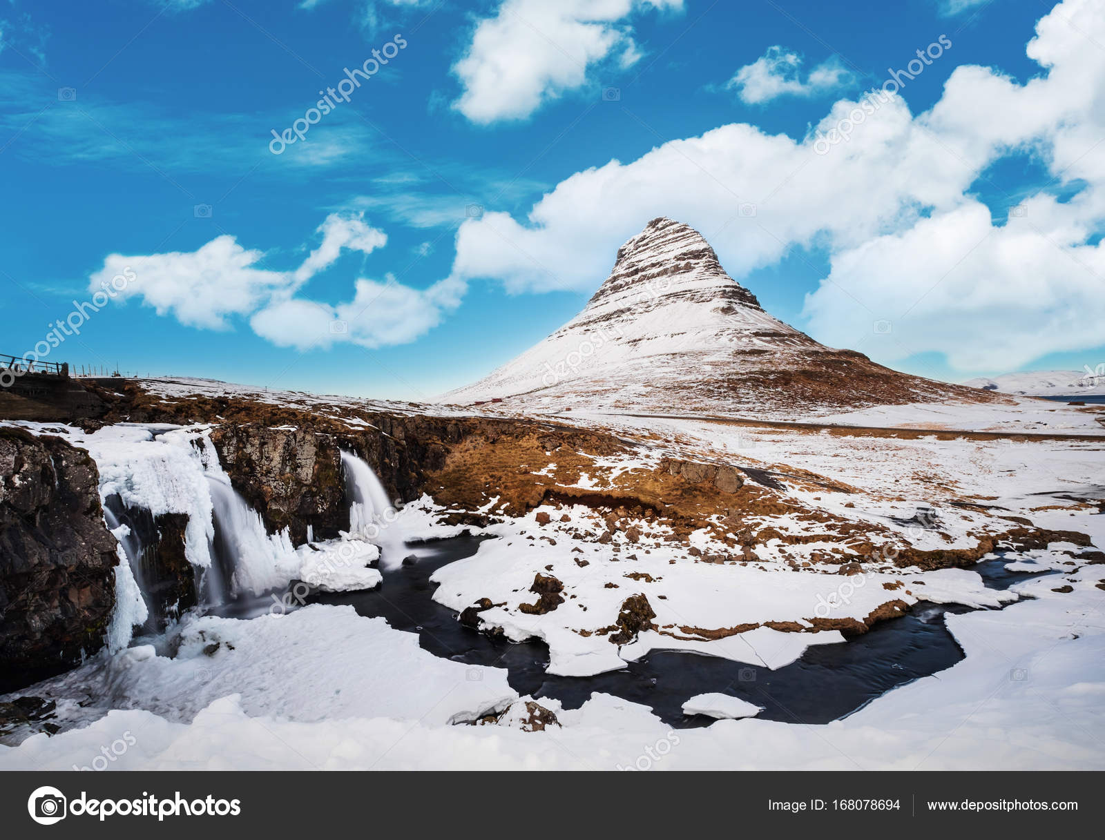Paysage Dhiver Cascade De Montagne Kirkjufell En Islande
