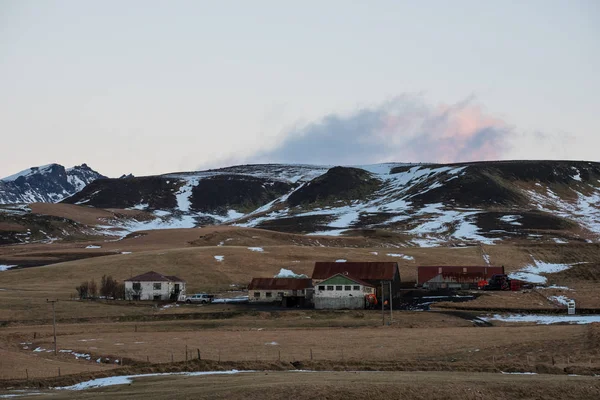 アイスランドの冬 地元の田舎農家の田園風景の景観 — ストック写真