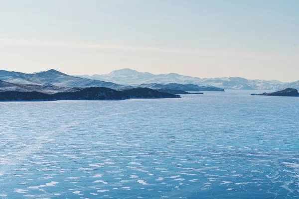 Bergkette Mit Blau Gefrorener Seenlandschaft Winter Baikalsee Russland — Stockfoto