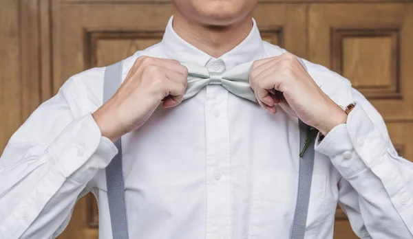 Het Aziatische Jongeman Close Wit Overhemd Met Strikje — Stockfoto