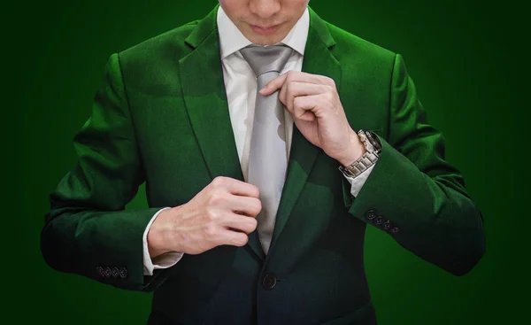 Empresario Traje Verde Corbata Sobre Fondo Verde Oscuro Medio Ambiente — Foto de Stock