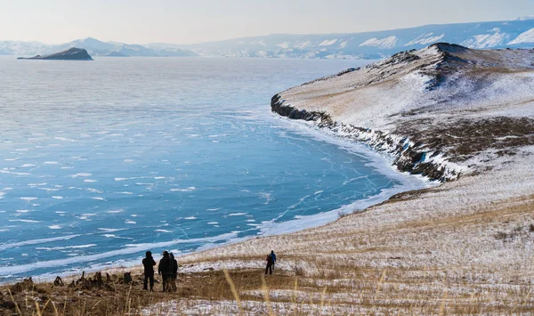 Paisagem Inverno Trekking Turístico Ilha Lago Congelado Baikal Sibéria Rússia — Fotografia de Stock