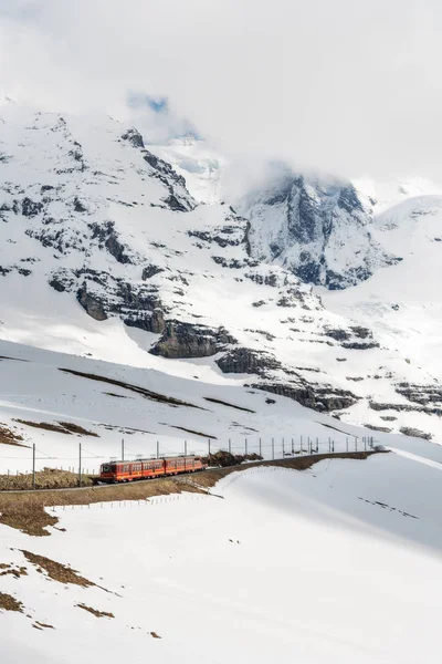 Jungfrau Dağı Giden Tren Kışın Karla Dolu Yol — Stok fotoğraf