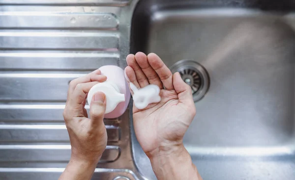 Lavar Mão Com Sabão Bactérias Mão Empurrando Espuma Limpeza Mão — Fotografia de Stock