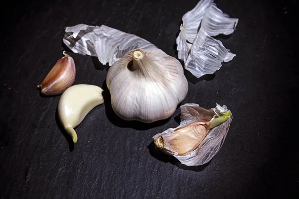 Biberli vişneli domates ve sarımsak.