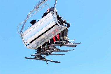Ski Lift ve kayakçı, doğal Kayak kış sezonu başvurmak