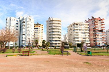 Bina Modern apartmanın dış ve şehir hayatı, gayrimenkul,
