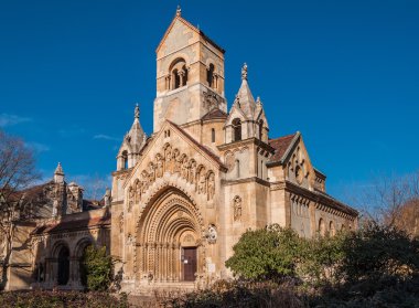 Budapeşte'de bulunan işleyen bir Katolik chuch olduğu Vajdahunyad Castle Jak Şapel