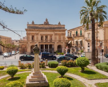 Cephe, tiyatro of Vittorio Emanuele III Noto, Sicilya