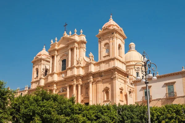 Noto Cathedral is a Roman Catholic cathedral in Noto in Sicily, Italy — Stockfoto