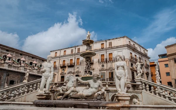Piazza Pretoria egyike a központi terek, Palermo, Olaszország — Stock Fotó