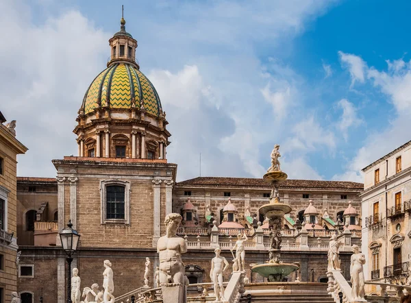 Piazza Pretoria egyike a központi terek Palermo, Szicília, Olaszország — Stock Fotó