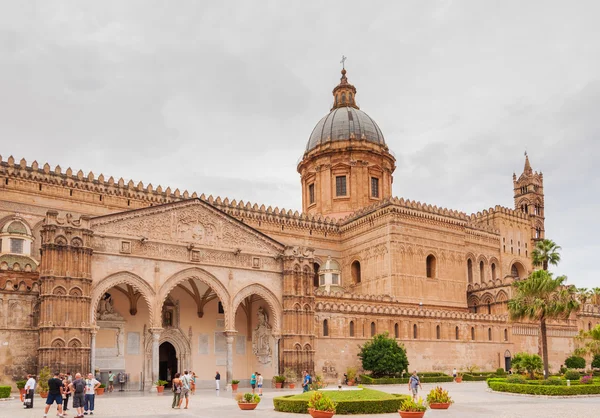 Catedral de Palermo é a igreja catedral da Igreja Católica Romana, localizada em Palermo, Sicília, Itália . — Fotografia de Stock