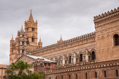 Palermo katedral Palermo, Sicilya, İtalya'da bulunan Roma Katolik katedral kilise olduğunu