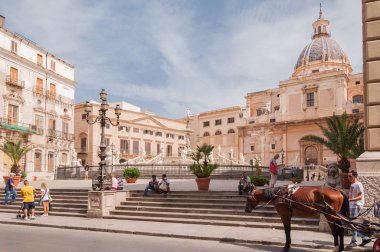 Piazza Pretoria Palermo, Sicilya, İtalya'nın merkez kareler biridir