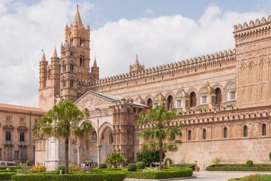 Palermo katedral Palermo, Sicilya, İtalya'da bulunan Roma Katolik katedral kilise olduğunu.