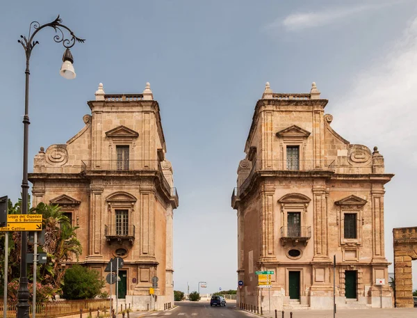 La Porta Felice es la puerta principal de Palermo en Sicilia, Italia — Foto de Stock