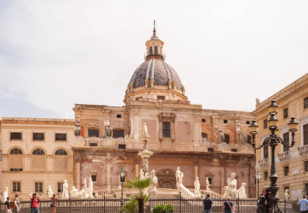 Piazza Pretoria egyike a központi terek Palermo, Szicília, Olaszország — Stock Fotó