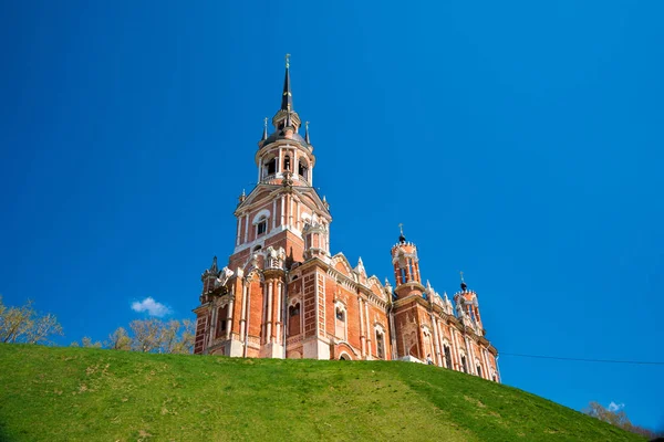 モジャイスクのクレムリン、ロシアの新しいニコルスキー大聖堂. — ストック写真