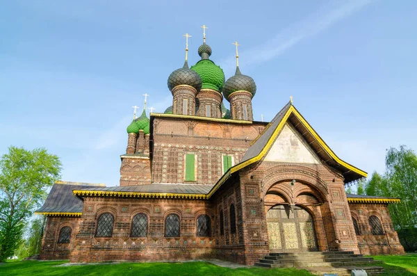 St. Johann der Täufer in der Stadt Jaroslawl, Russland. — Stockfoto