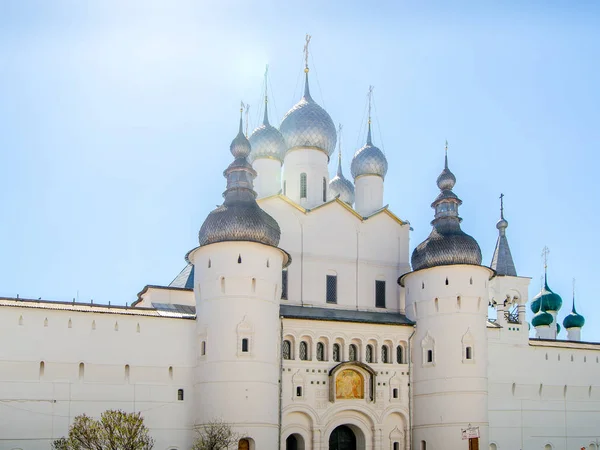 Успенский собор в Ростовском Кремле, Ярославская область, Россия . — стоковое фото