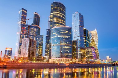 Gece görünümü Moskova şehir olarak da Moskova Uluslararası İş Merkezi