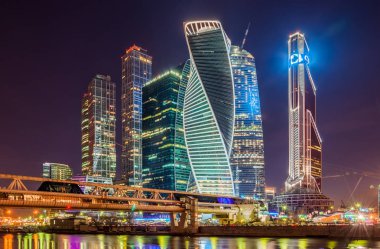 Gece görünümü Moskova şehir olarak da Moskova Uluslararası İş Merkezi