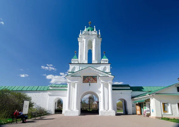 Monastero di Spaso-Yakovlevsky e Cattedrale di Zachatievsky a Rostov, regione di Jaroslavl, Russia — Foto Stock
