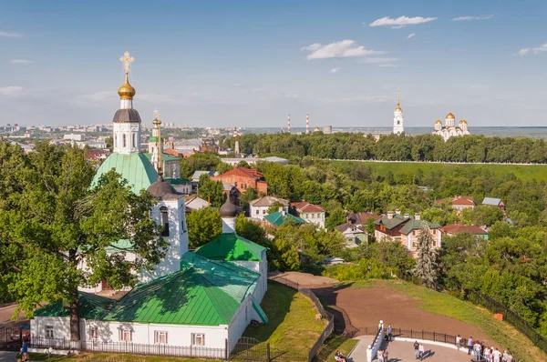 A vista da cidade de Vladimir e da Igreja Ortodoxa, Rússia . — Fotografia de Stock