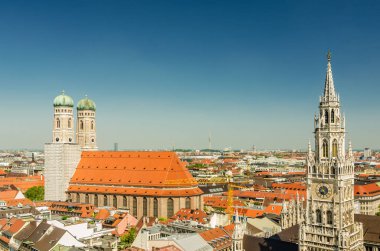 Marienplatz Münih, Almanya'nın şehir merkezinde merkezi bir kare panoramik görünümüdür