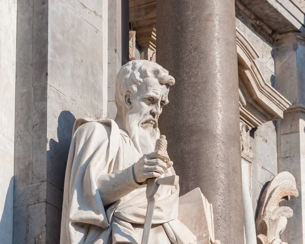 Widok elewacji i pomnik katedry Saint Agatha w Catania — Zdjęcie stockowe