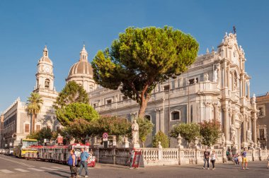 Piazza Duomo veya Santa Agatha Katedrali ile katedral Meydanı