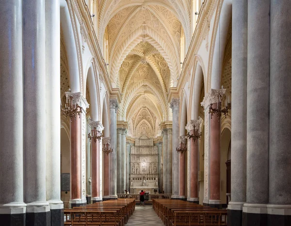 Wnętrze katedry Erice, w prowincji Trapani. Sycylia, Włochy — Zdjęcie stockowe