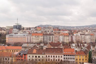 Budapeşte'de evlerin çatıları görünümünü