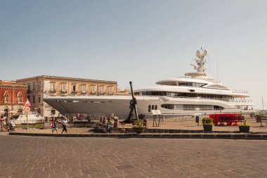 Syracuse, Sicilya şehirde Özel yat