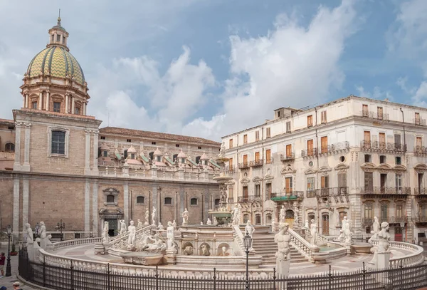 Praça da Vergonha, lugar famoso no centro da cidade histórica de Palermo — Fotografia de Stock