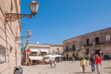 Ana kare Erice turistik dükkanlar ve restoranlar, Trapani, Sicilya yakınındaki
