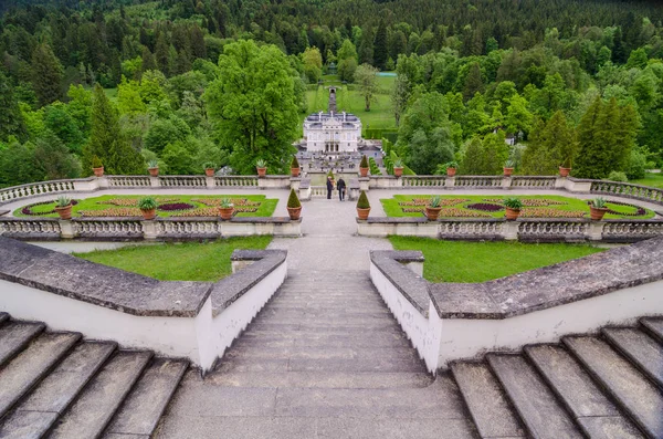 Linderhof Palace är en Schloss i Tyskland, i sydvästra Bayern — Stockfoto