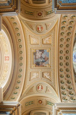 St. Stephens Bazilikası Roma Katolik Kilisesi 'nin içinde. Budapeşte