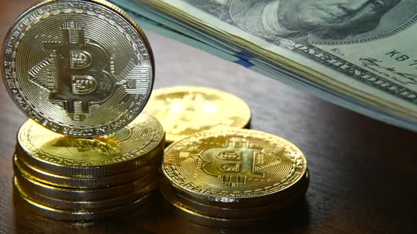 Zlaté bitcoiny a dolary. Staré a nové peníze. Virtuální peníze