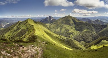 Yaz dağ sırtı Mala Fatra Milli Parkı, Slovakya