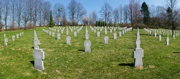 Friedhof der Versöhnung, auf dem gefallene deutsche Soldaten aus Wwii begraben wurden, valasske mezirici, Tschechische Republik — Stockfoto