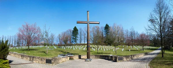 Кладбище примирения, где похоронены павшие немецкие солдаты Второй мировой войны, Валасске-Мезиричи, Чешская республика — стоковое фото