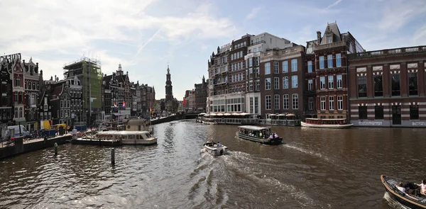 Amsterdam 'daki Amstel Nehri, Halvemaansbrug' dan Hollanda 'daki Munttoren Kulesi' ne kadar.