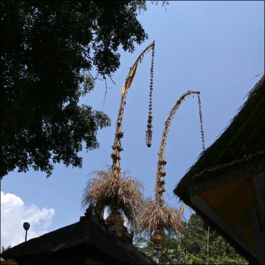 Endonezya 'daki Bali Adası tapınaklarında kutsal bayramların nitelikleri ve dekorasyonu-