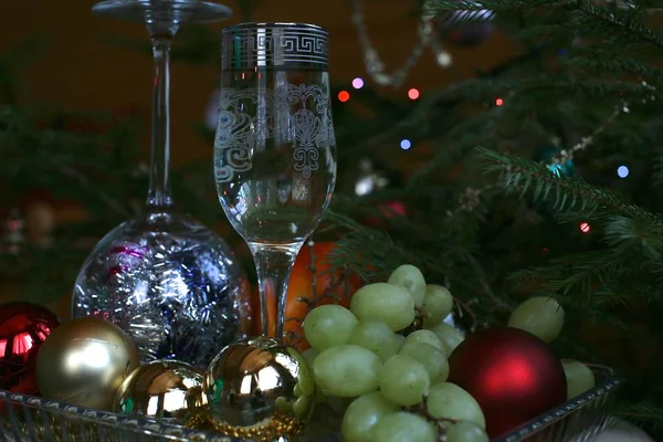 Copo Com Uma Perna Longa Com Vinho Branco Copo Invertido — Fotografia de Stock